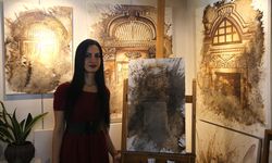 Hataylı ressam çizimlerini kahve ve çay dökerek renklendiriyor