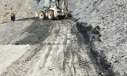 Mersin'de bozulan dağ yolları onarılıyor