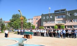 Mersin'de otomobilin çöp kamyonuna çarptığı kazada ölen işçinin cenazesi defnedildi