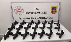 Antalya’da ruhsatsız 21 tabanca ele geçirildi, 1 kişi tutuklandı