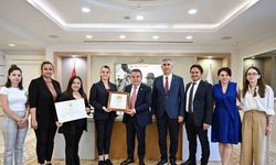 Cittaslow Fikir Maratonu ödülü Başkan Böcek’e takdim edildi