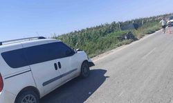 Hafif ticari araçla motosiklet çarpıştı: 2 ölü