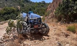Hatay’da traktör devrildi: 2 yaralı