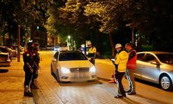 Isparta’da gece uygulaması: 1 saatte 43 şahıs ve 15 araç denetlendi