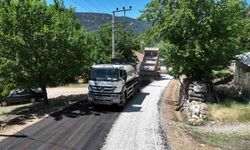 Kaş Beldibi ve Sütleğen Grup Yolu asfaltlanıyor