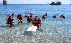 Kemer’de deniz dibi ve sahil temizliği etkinliği