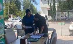 Kemer’de zabıta fiyat etiketlerini denetledi