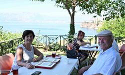 Kıdemli kent sakinleri mangalada kapıştı