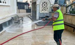 Manavgat Belediyesi’nden bayram öncesi cami temizliği
