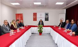 Vali Toros, Aile ve Sosyal Hizmetler İl Müdürlüğünde değerlendirme toplantısı yaptı
