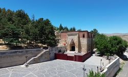 Eshab-ı Kehf Külliyesi Ribat Taç Kapısında Restorasyon Başladı