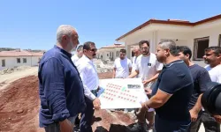 Hatay Arsuz'da kırsal afet konutlarının yapımı sürüyor