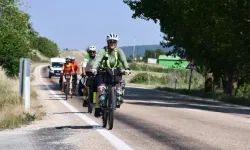 İklim krizine dikkati çekmek için bisikletiyle yaklaşık 1600 kilometre yol katetti