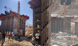 Kule Vinç Devrildi, 1 İşçi Öldü
