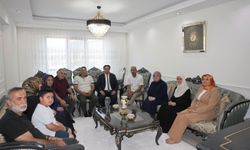 Milletvekili Köksal ve İlçe Başkanları, Hac Vazifesini Yerine Getiren Aileleri Ziyaret Etti