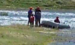 Sular Yükseldi, 3 Çocuk ve 2 Köpek Adada Mahsur Kaldı!