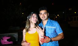 Adana'da kız arkadaşına vurulma mizansenli evlenme teklifi eden genç polis merkezine götürüldü