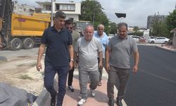 Akdeniz'de mahalleler yol ve kaldırım çalışmalarıyla yenileniyor