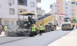 Akdeniz'de yol ve kaldırım çalışmaları sürüyor