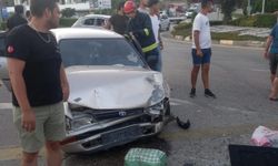 Antalya'da iki otomobilin çarpıştığı kazada 7 kişi yaralandı