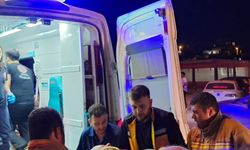 Hatay'da aydınlatma direğine çarpan otomobildeki 4 kişi yaralandı