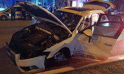 Osmaniye'de iki otomobilin çarpıştığı kazada 6 kişi yaralandı