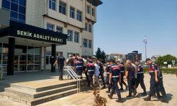 Serik'te çeşitli suçlardan yakalanan 7 kişiyi tutuklandı