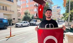 Polonya uyruklu şahıs Türk bayrağını alıp götürdü, polis bulup sahibine teslim etti