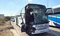 Anadolu Otoyolu'nda Otobüs Kamyona Çarptı: 7 Yaralı