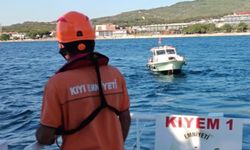 Çanakkale Boğazı'nda Sürüklenen Tekne Kurtarıldı