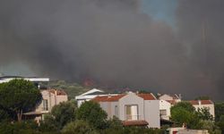 Çeşme'de Orman Yangını: İzmir-Çeşme Kara Yolu Ulaşıma Kapatıldı
