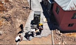 Elbistan Beştepe Mahallesi’nde Kilit Parke Çalışmaları Sürüyor