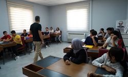 Büyükşehir’in Pusula Maraş Gençlik Merkezi, Çocukların Yolunu Aydınlatıyor