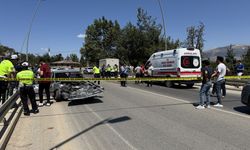 Otomobil İle Kamyonet Çarpıştı: 1 Kişi Öldü, 2 Kişi Yaralandı