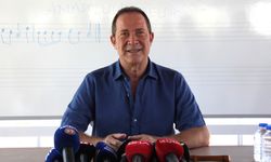 Türk Halk Müziği Sanatçısı Sümer Ezgü, Antalya'da gazetecilerle bir araya geldi: