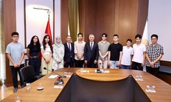 Vali Ünlüer, LGS Türkiye Birincilerini Makamında Ağırladı