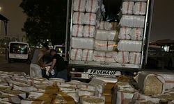 Adana'da kaçak 18 bin 310 paket sigara ve 34 bin paket pipo tütünü ele geçirildi