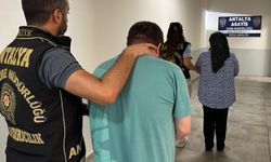 Antalya'da dolandırıcılık operasyonunda yakalanan 2 şüpheliden biri tutuklandı