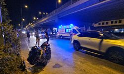 Antalya'da otomobil ile çarpışan motosikletteki iki kişi yaralandı