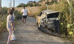 Antalya'da şarampole devrilen otomobilin sürücüsü yaralandı