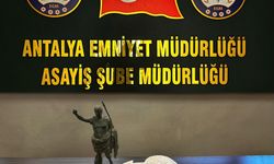 Antalya'da tarihi eser satma vaadiyle dolandırıcılık yapan 2 kişi tutuklandı