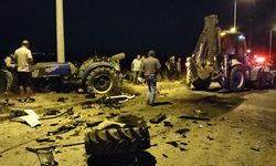 Antalya'da traktör ile otomobilin çarpışması sonucu 2 kişi yaralandı