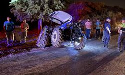 Burdur'da otomobil ile traktör çarpıştı, 6 kişi yaralandı