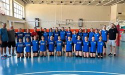 Elmalı'da kız voleybol takımı kuruldu