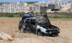 Hatay'da seyir halindeki otomobilde çıkan yangın söndürüldü