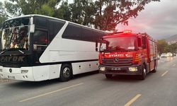 Hatay'da trafik kazasında otobüsün altına savrulan kişi öldü
