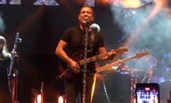 Şarkıcı Kıraç Adana'da konser verdi