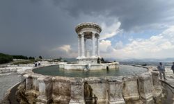 Teke yöresinin kültür başkenti Burdur birçok doğal ve tarihi yapıyı barındırıyor