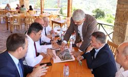 Ulaştırma ve Altyapı Bakan Yardımcısı Boyraz, Pozantı'da toplantıya katıldı