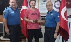 Isparta’da içerisinde para bulunan cüzdan sahibine teslim edildi